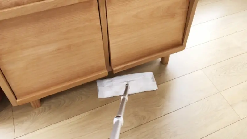 ワイパーで床掃除